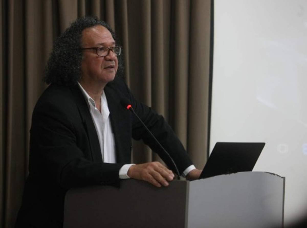 Carta abierta al poeta José Adán Castelar