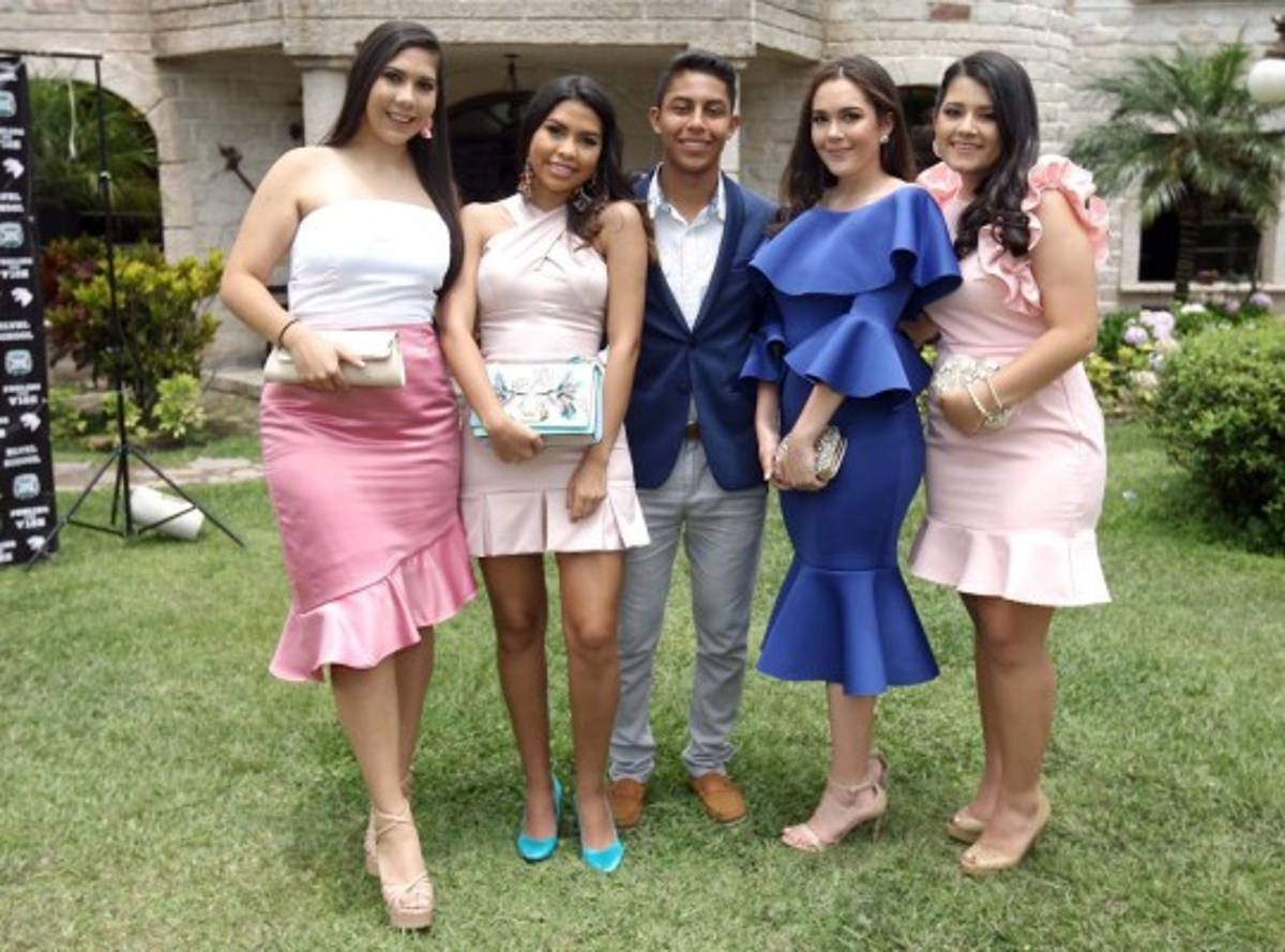 noche de recuerdo entre compañeros