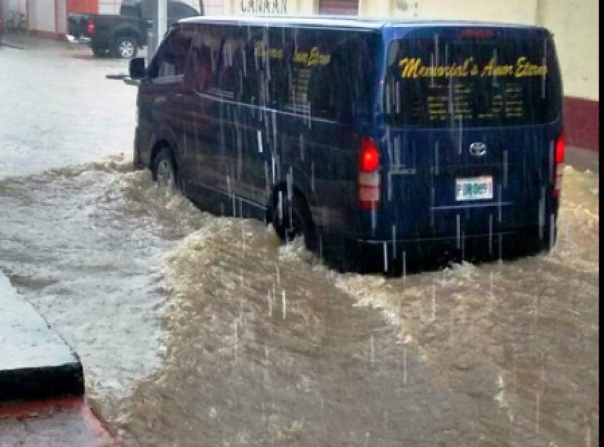 Primeras inundaciones por lluvias en el norte de Honduras