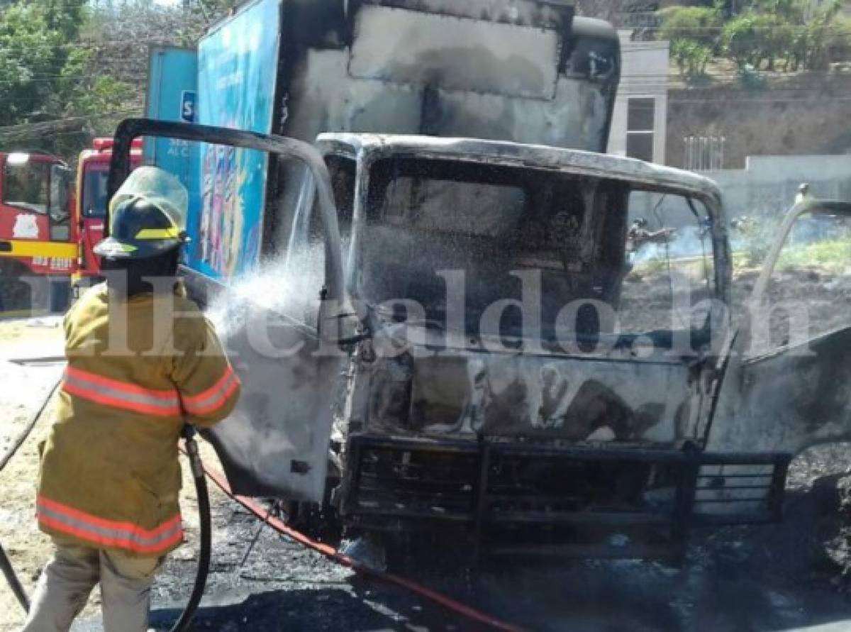 Honduras: Incendian otro vehículo repartidor de lácteos en Tegucigalpa