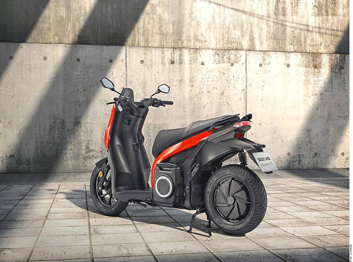 Además de fuerte y ágil, esta motocicleta tiene un look muy elegante y moderno.