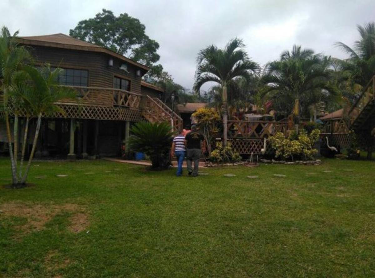 Aseguran casa de playa en Omoa y complejo de apartamentos en El Hatillo a familia Matta