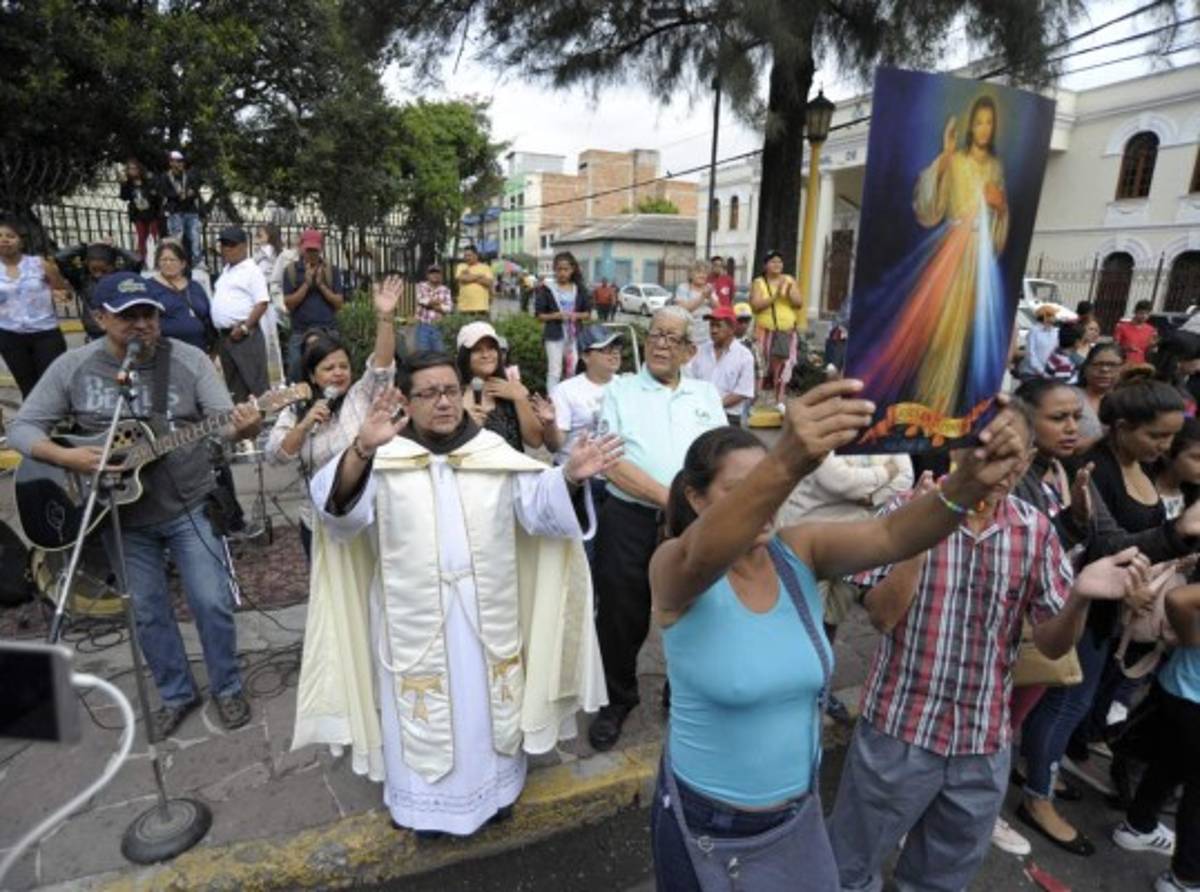 Las Carreritas de San Juan anunciaron al amanecer que ¡Cristo ha resucitado!