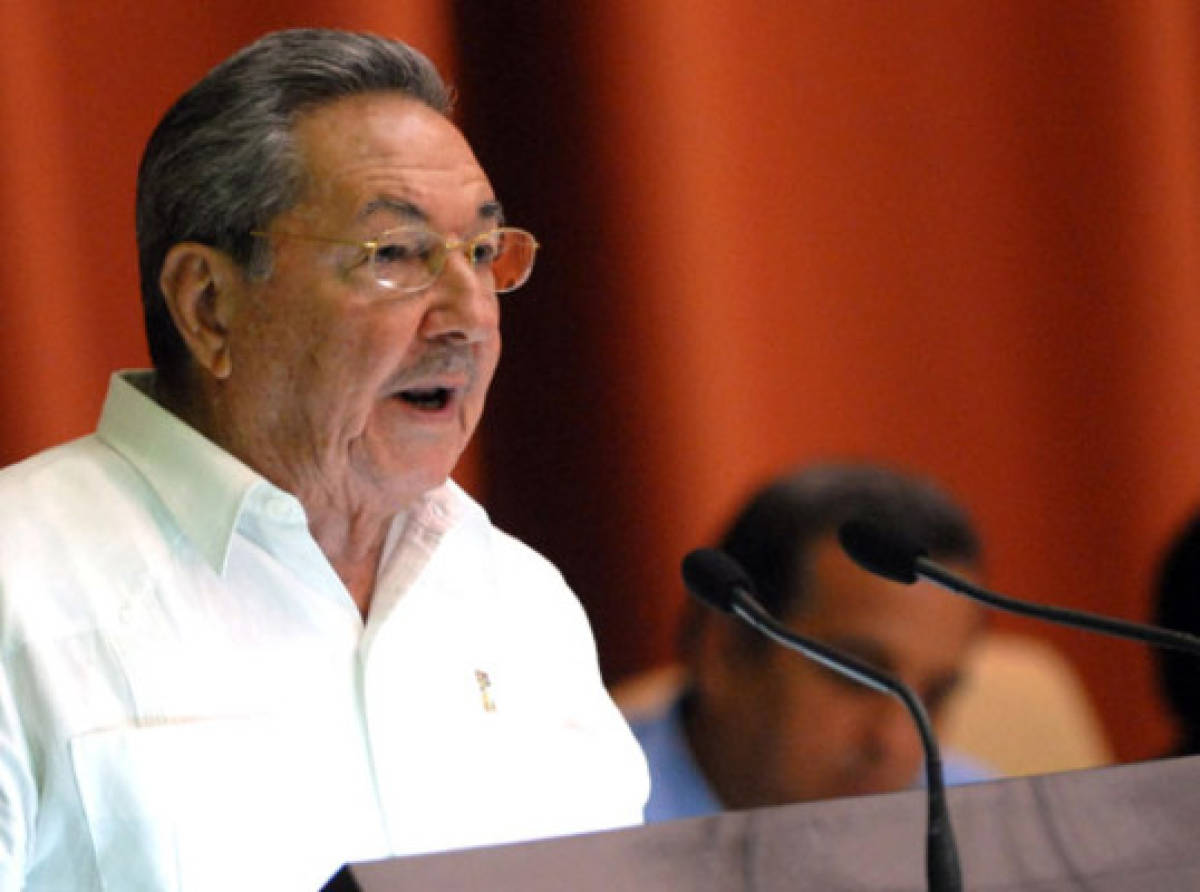 Raúl Castro viaja al funeral de Mandela