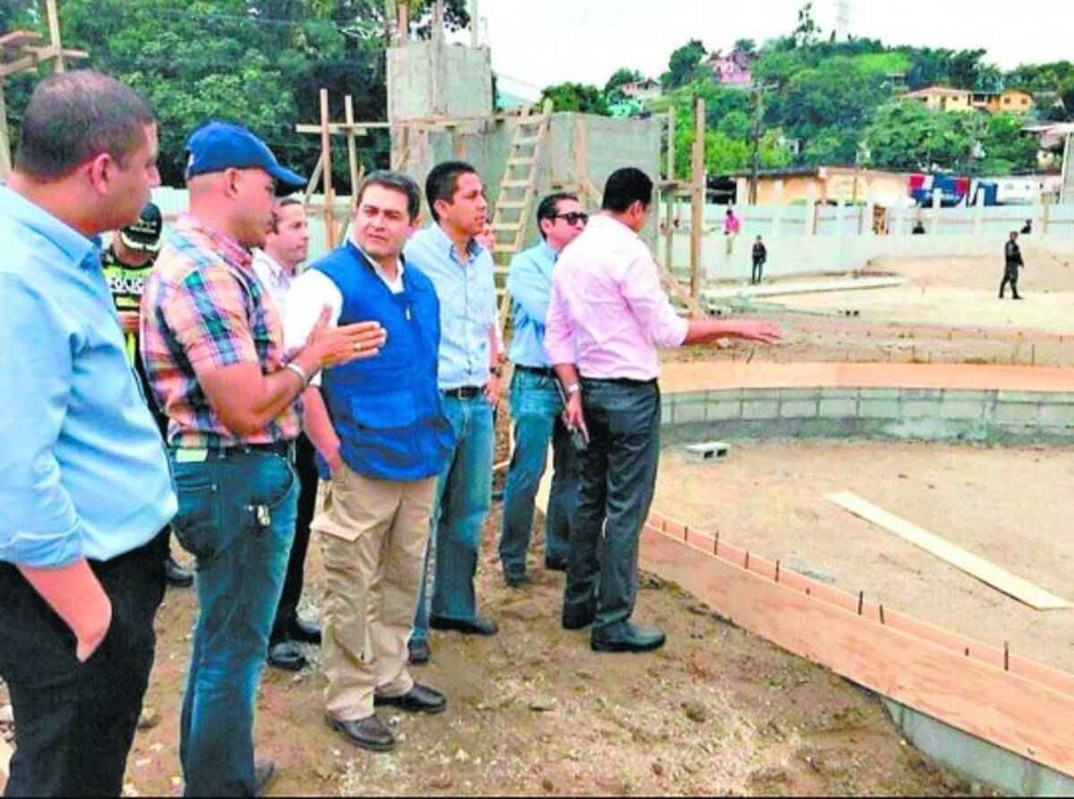 JOH hace visita sorpresa a megaparque