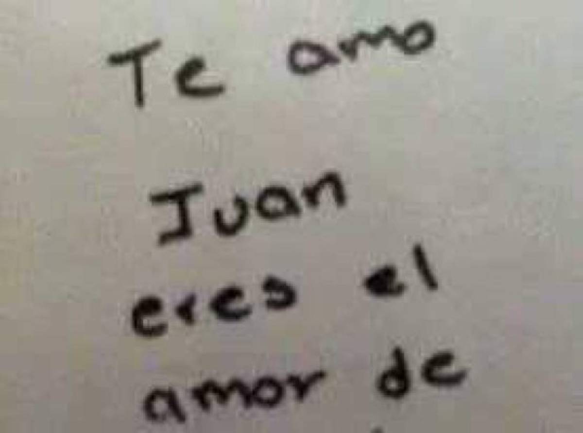 Declaración de amor en el baño se vuelve viral por un pequeño error