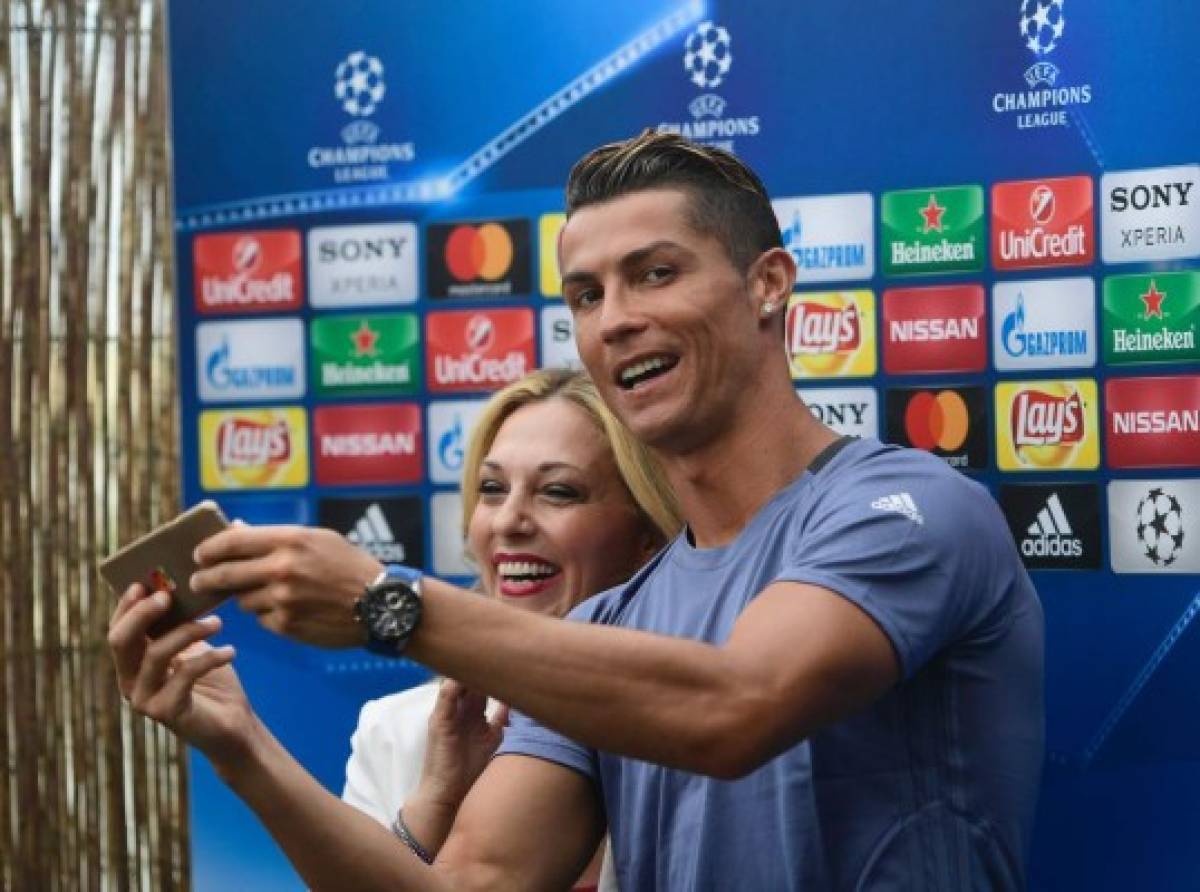El sensual baile de Cristiano Ronaldo en su avión frente a su novia Georgina Rodríguez
