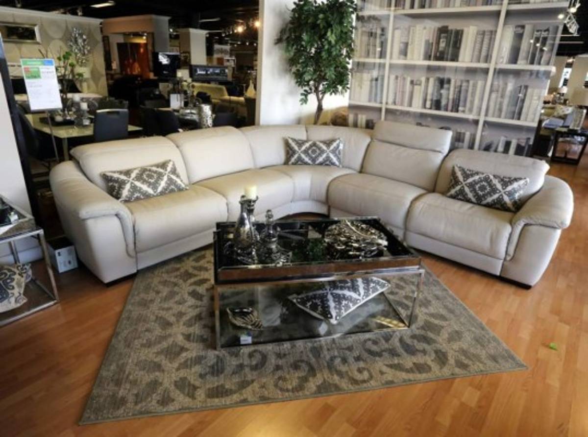 El color blanco hueso es considerado como el estilo clásico porque permite combinarlo fácilmente con el resto de la decoración. Foto: David Romero / EL HERALDO NOTICIAS