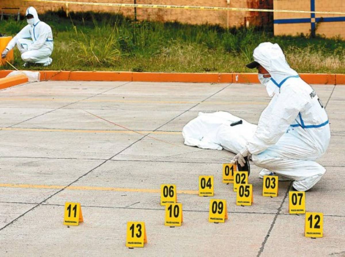 Bajo depuración continua agentes de los laboratorios de criminalística