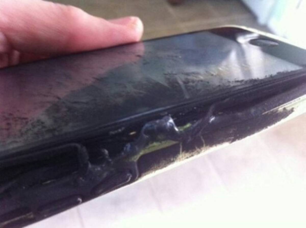 Un iPhone 5C se quema en bolsillo de una adolescente