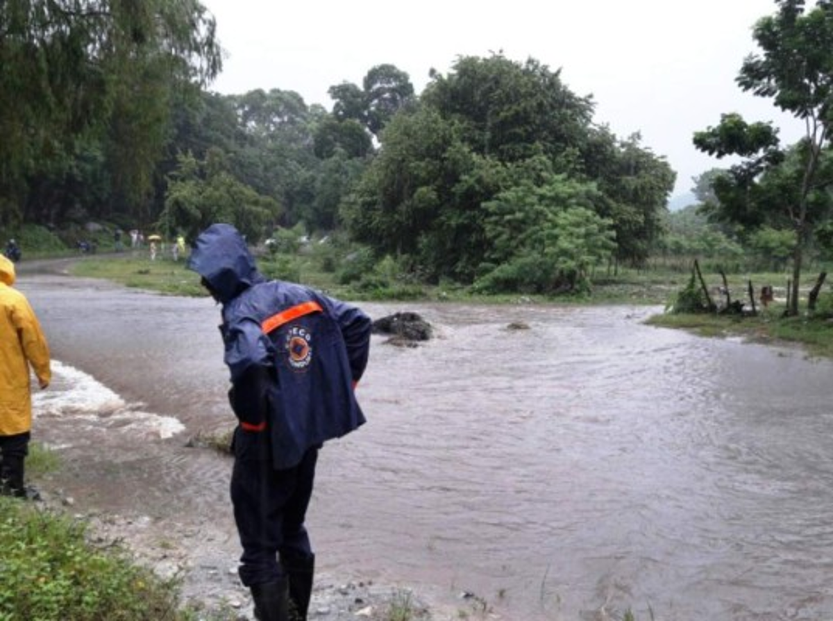 Extienden alerta roja por 24 horas más para cuatro departamentos de Honduras