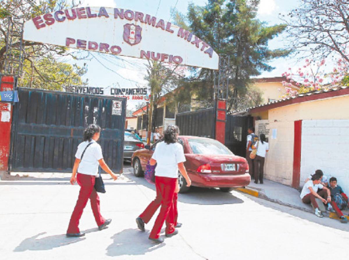 Eliminarán bachillerato en ciencias y letras en 2014
