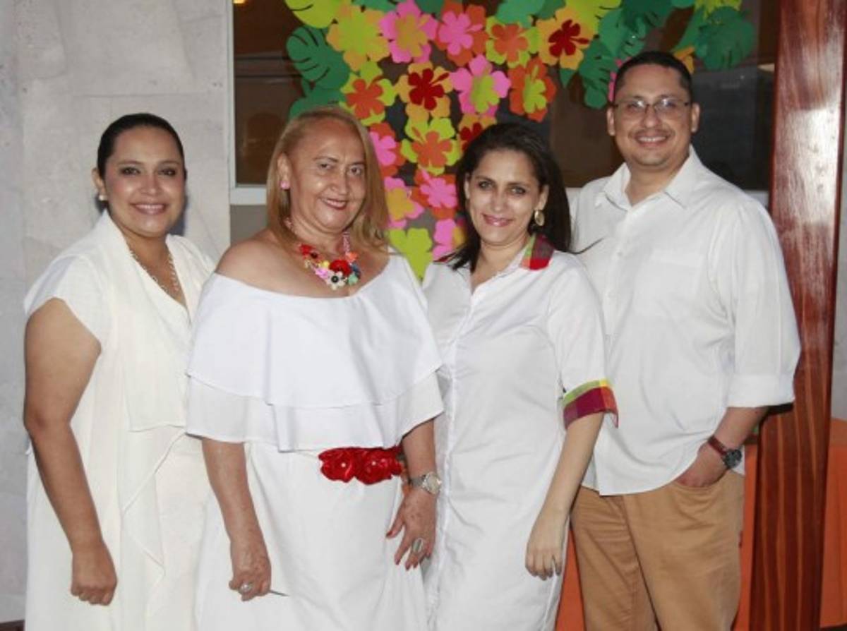 Una tarde de agradables sorpresas tropicales para doña Alba Pinoth