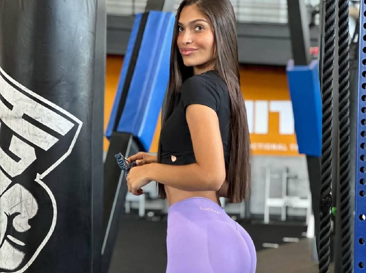 Modelo viral de Costa Rica enciende las redes con propuesta irresistible para jugador hondureño