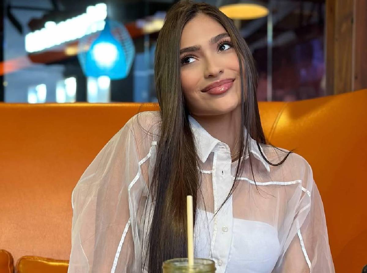 Modelo viral de Costa Rica enciende las redes con propuesta irresistible para jugador hondureño