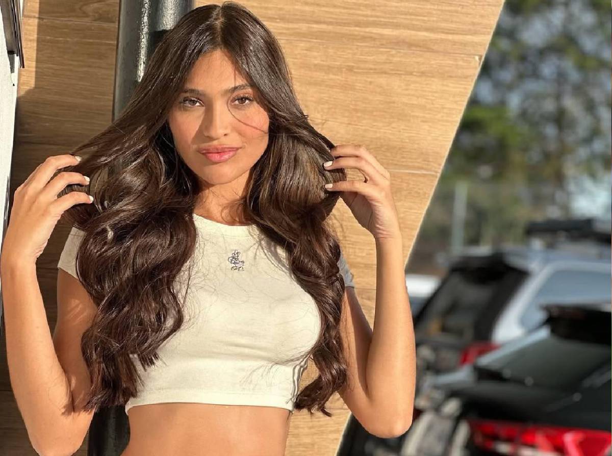 Modelo viral de Costa Rica enciende las redes con propuesta irresistible para jugador hondureño