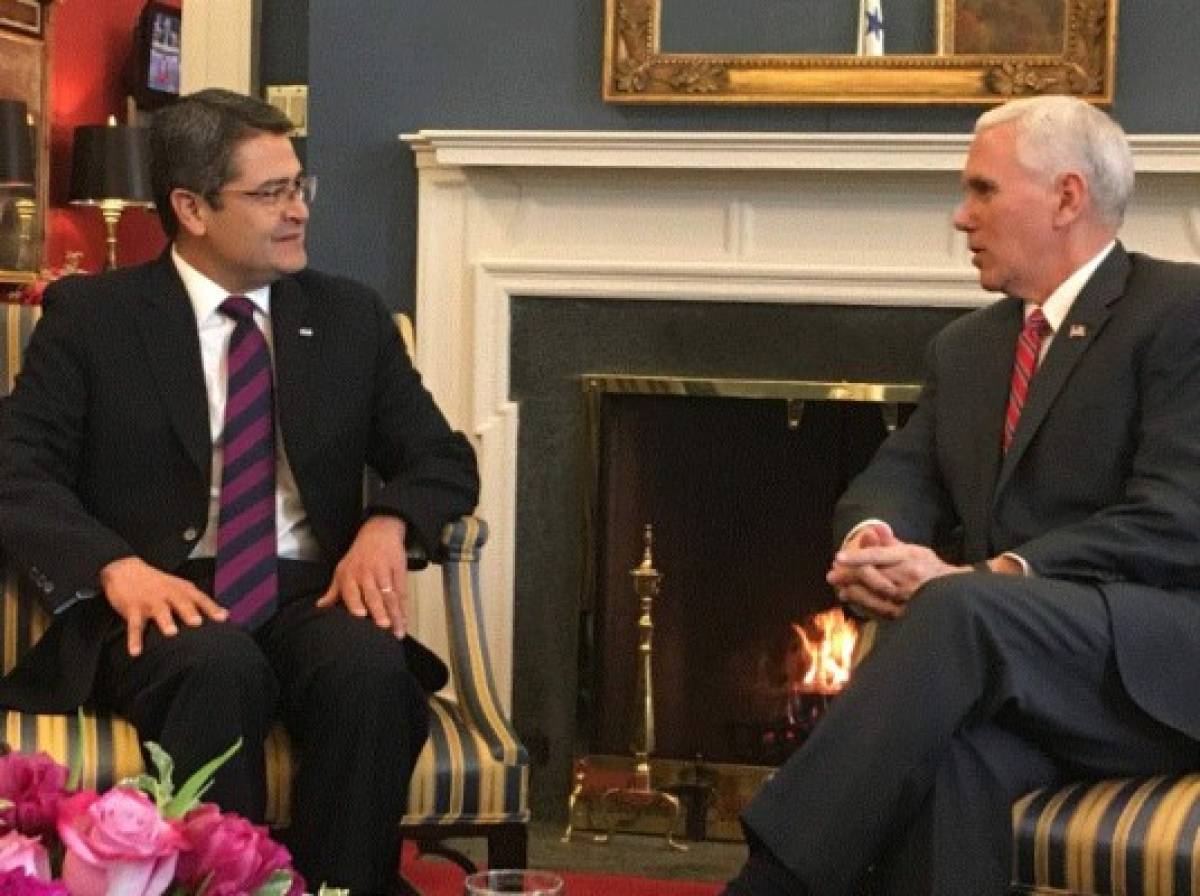 Juan Orlando Hernández y Mike Pence dialogan sobre extradición de hondureños    