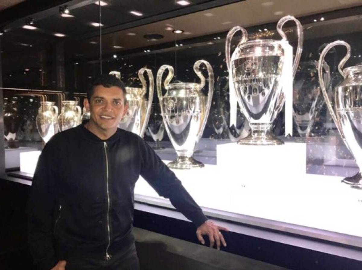 Amado Guevara, cerca de los ídolos de Real Madrid y Barcelona