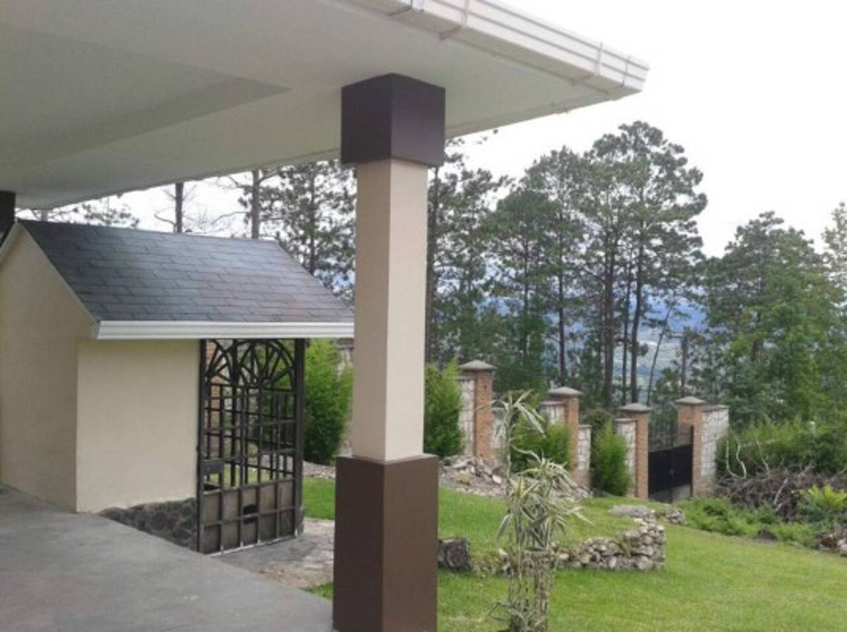 Aseguran casa de playa en Omoa y complejo de apartamentos en El Hatillo a familia Matta