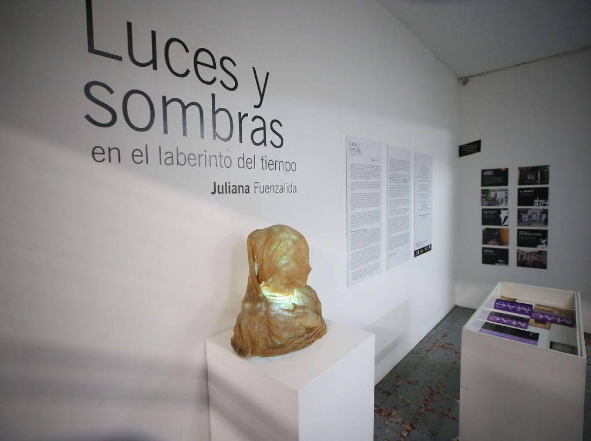 Actualmente la sala exhibe una muestra de la artista Juliana Fuenzalida.