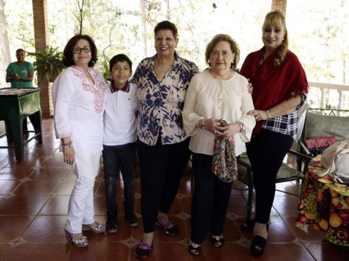 Una tarde llena de alegrías y memorias entre amigas del Club Charter 100