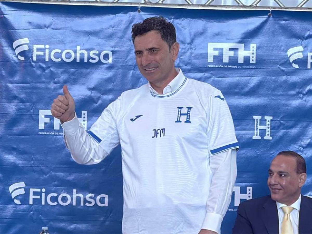 Momento incómodo y personalidades: Así se vivió la presentación del nuevo técnico de Honduras