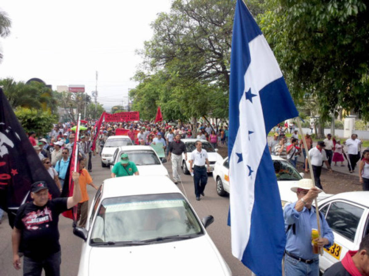 Infierno vial y severos daños a la propiedad deja movilización de la Resistencia Popular