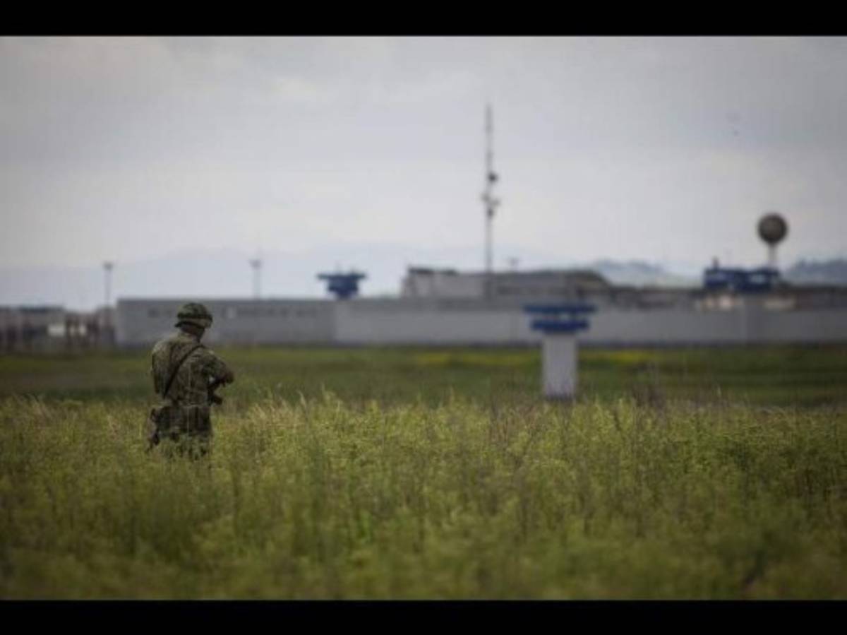 Revelan más fotos de túnel por donde se fugó 'El Chapo'
