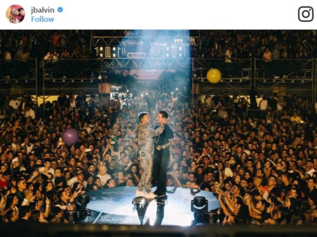 J Balvin y Feid durante un concierto. Foto Instagram