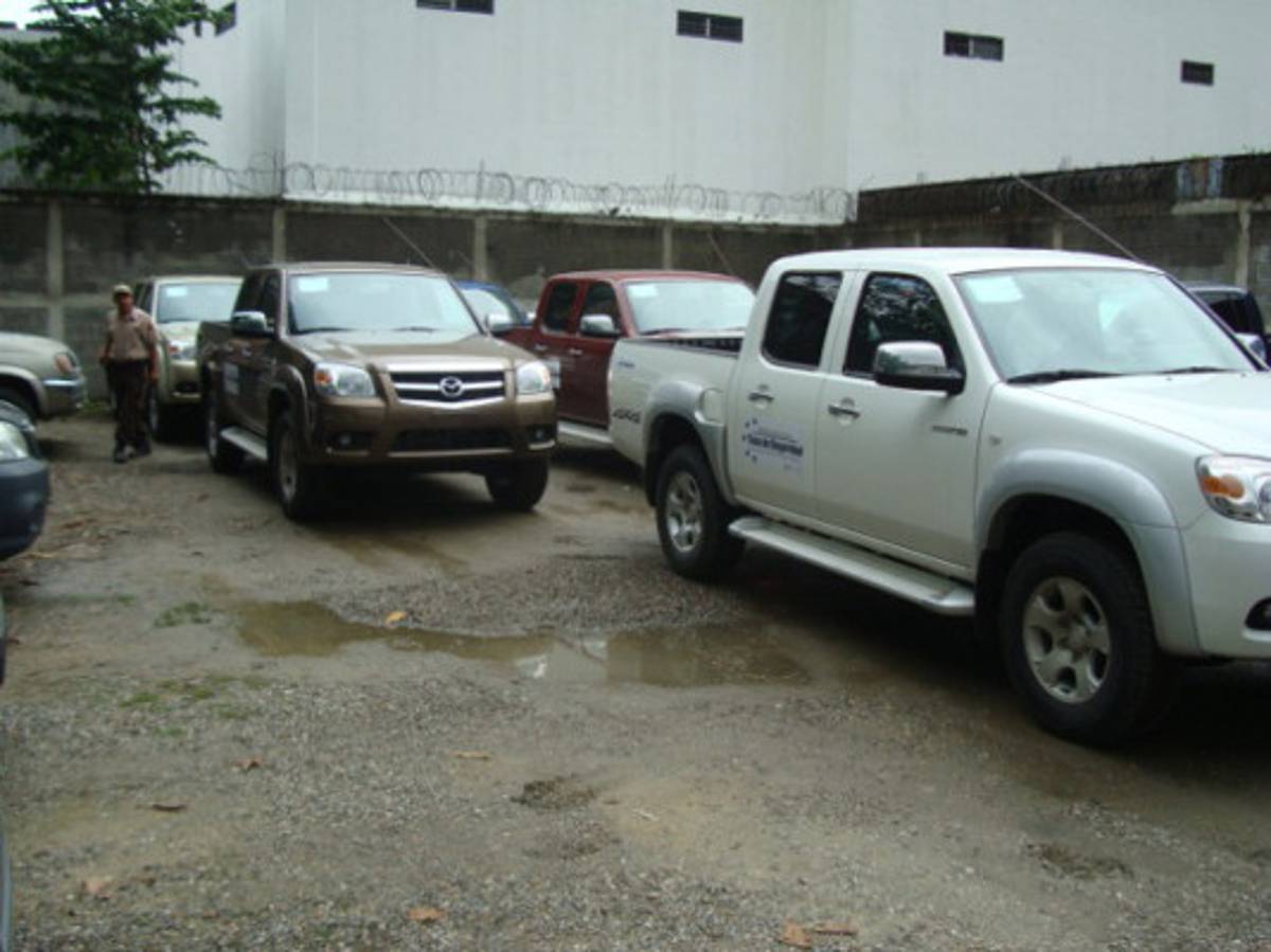 Entregan vehículos a Fiscalía regional de San Pedro Sula