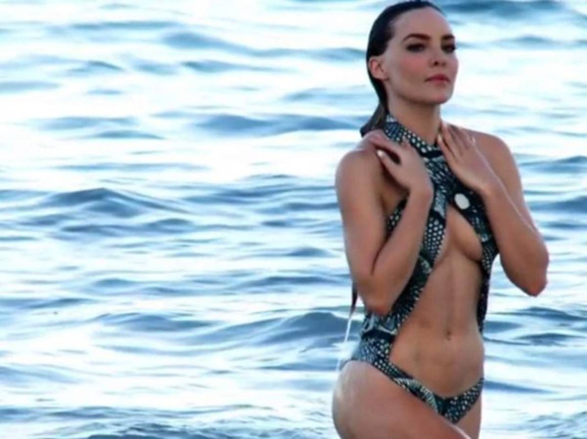 Médico exige pago a Belinda por cirugías plásticas