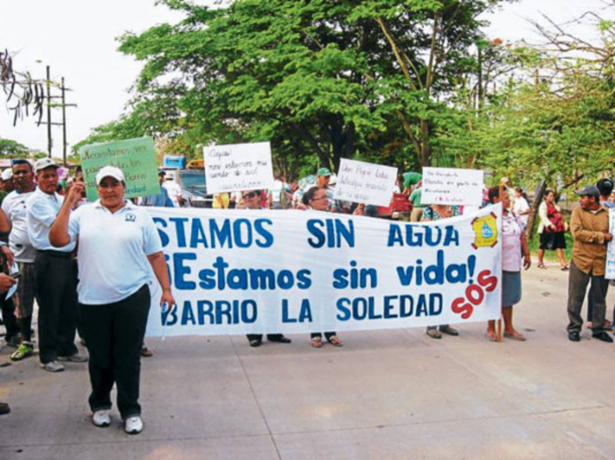 Vecinos de Juticalpa cumplieron amenaza de cierre de carretera