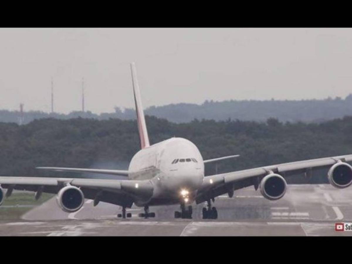 El avión más grande del mundo realiza aterrizaje extremo&nbsp;&nbsp;