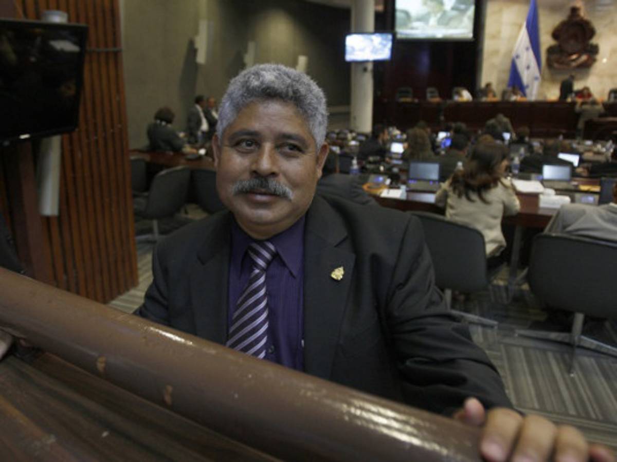 Juicio político se 'estrenaría' con fiscal general