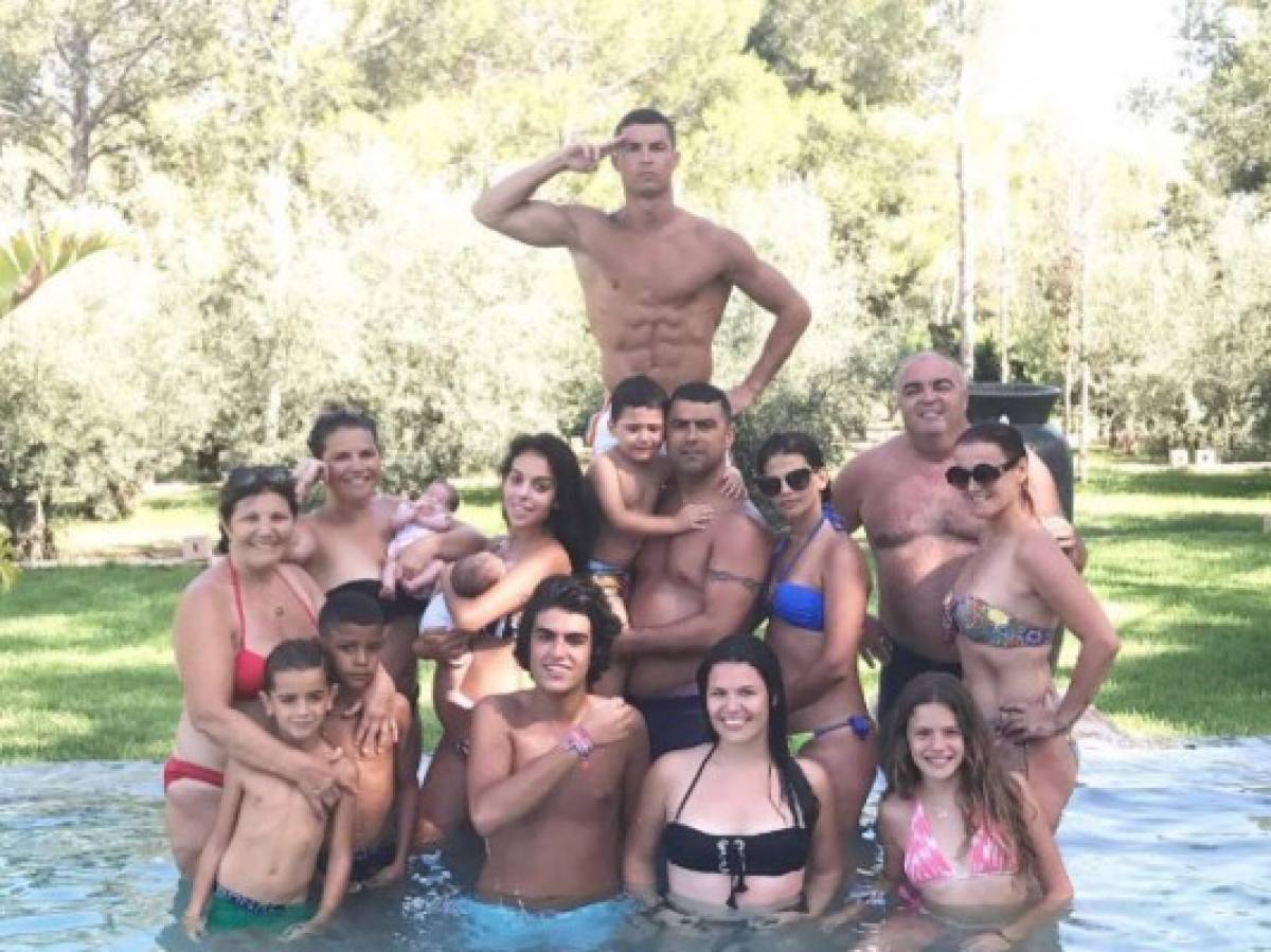 Cristiano Ronaldo ama disfrutar con su familia y estas fotos lo prueban