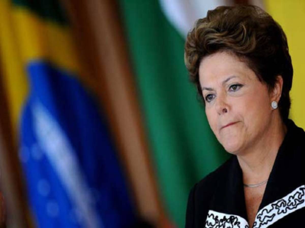Rousseff cancela agenda en Chile