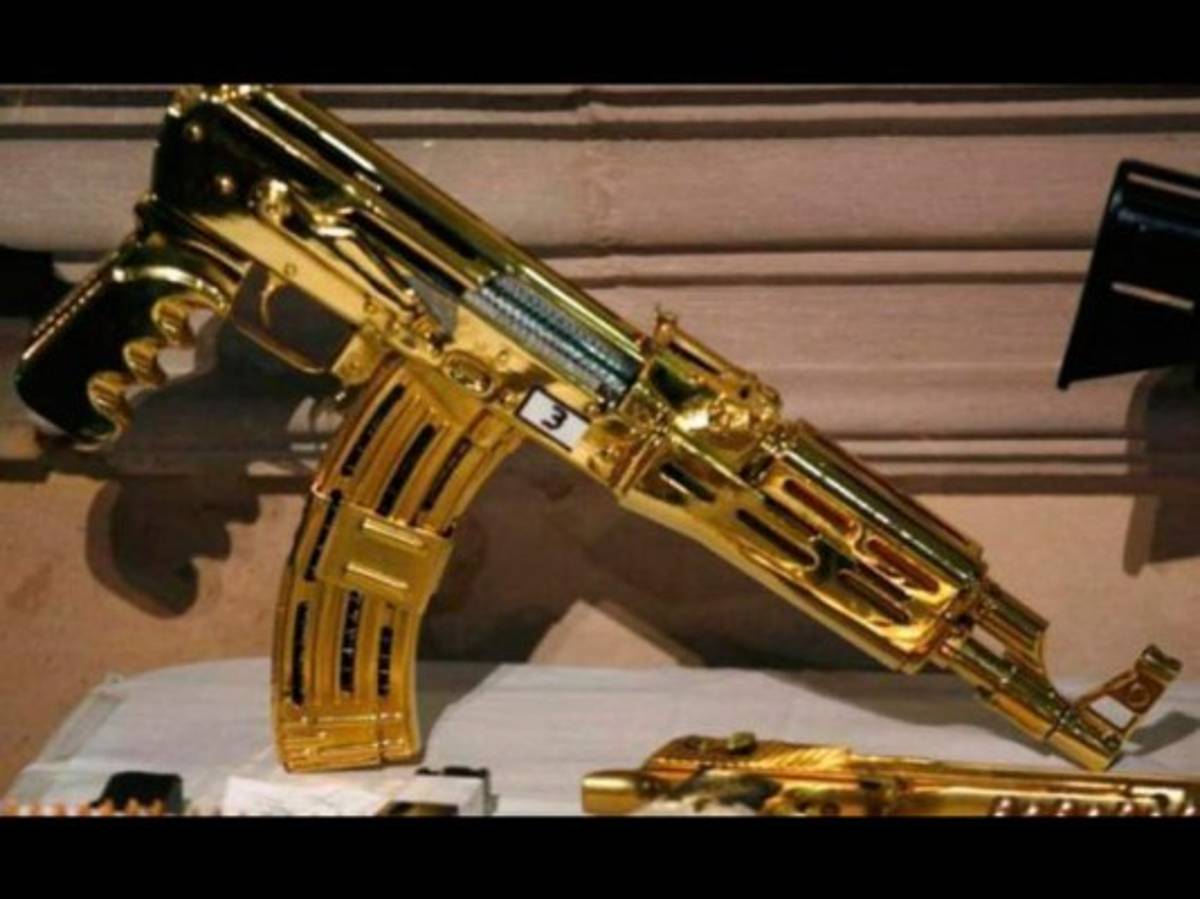 'Chapo' Guzmán: Sus armas de oro, pilas de dinero, leones y demás lujos