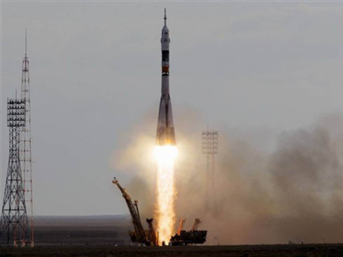 Nave rusa Soyuz despega hacia la Estación Espacial Internacional