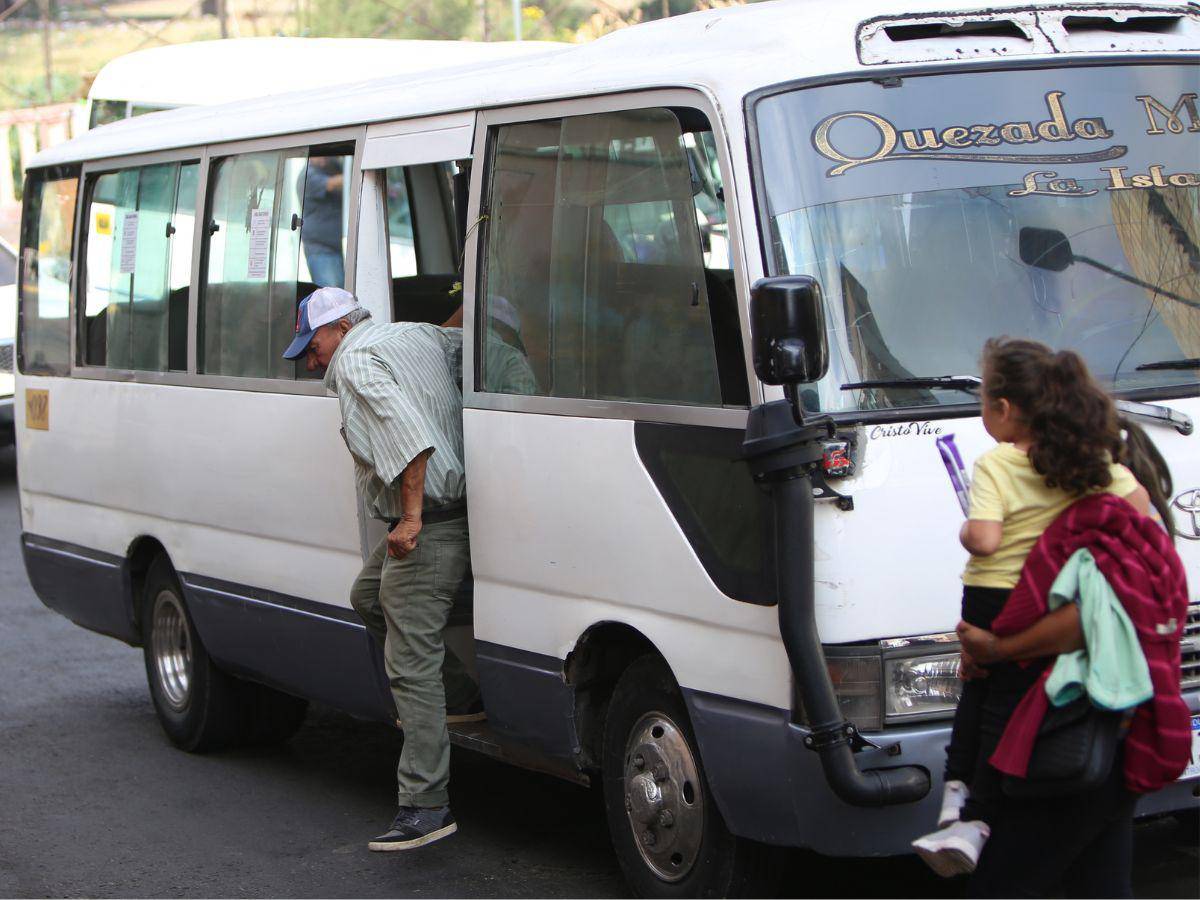$!Los usuarios del transporte son los que más sufren por la inseguridad y los abusos.