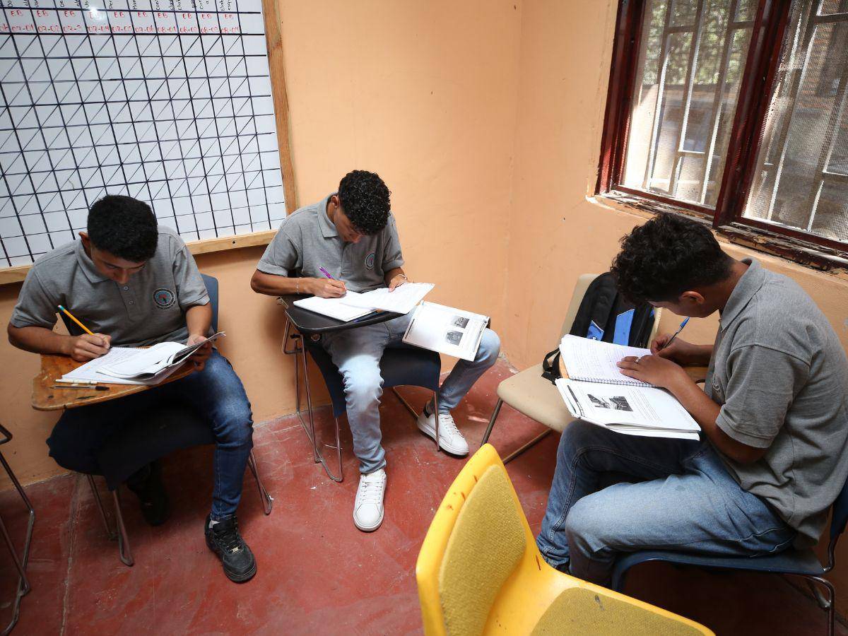 $!Los niños y jóvenes reciben educación básica y media, algunos pueden optar a talleres y hasta ir a la universidad.