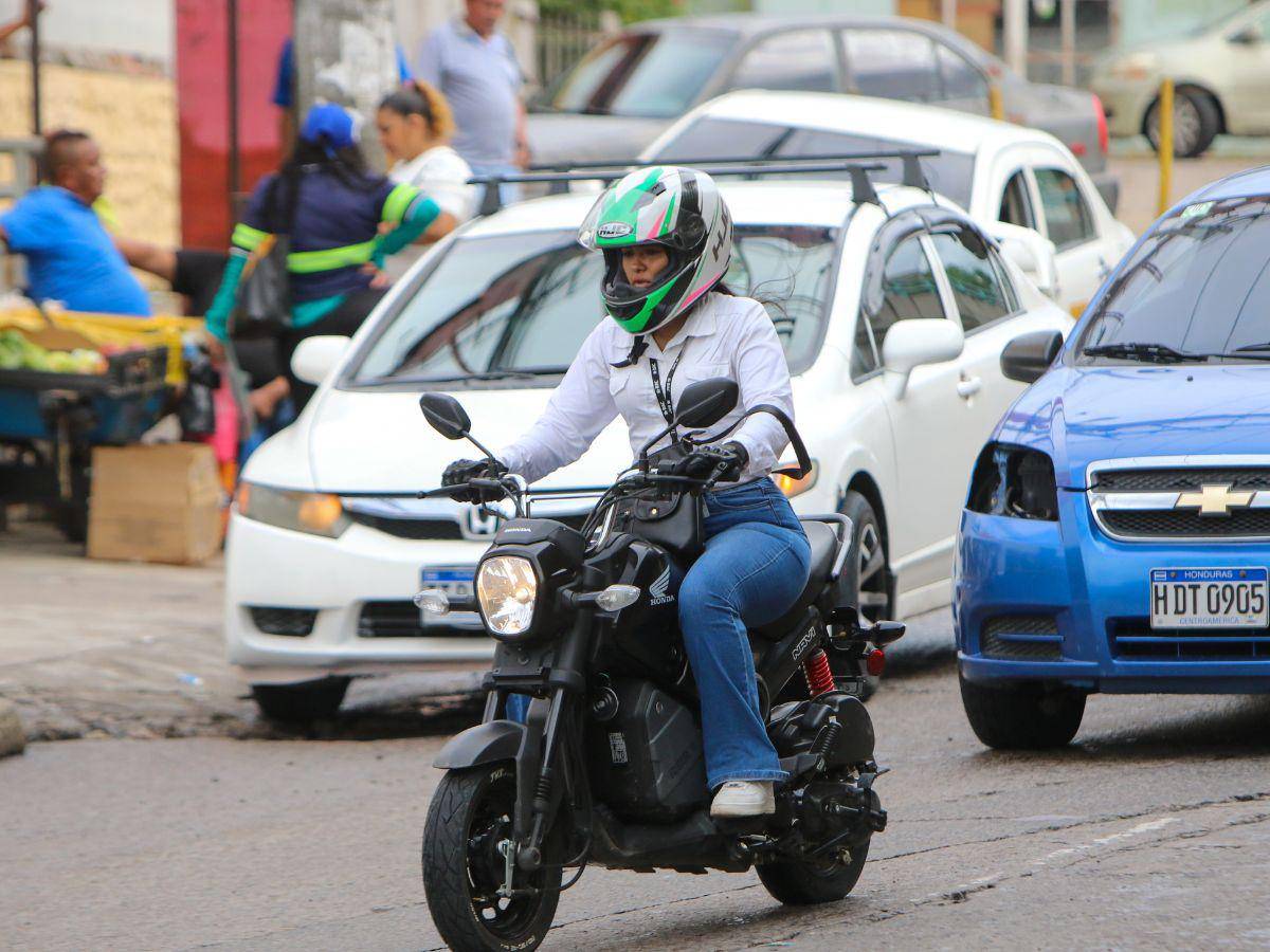 Mujeres, las más prudentes a la hora de manejar motocicletas