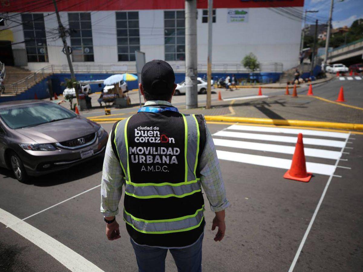Alcaldía señaliza espacios para mejorar el tráfico vehicular tras campaña “Ruede seguro”