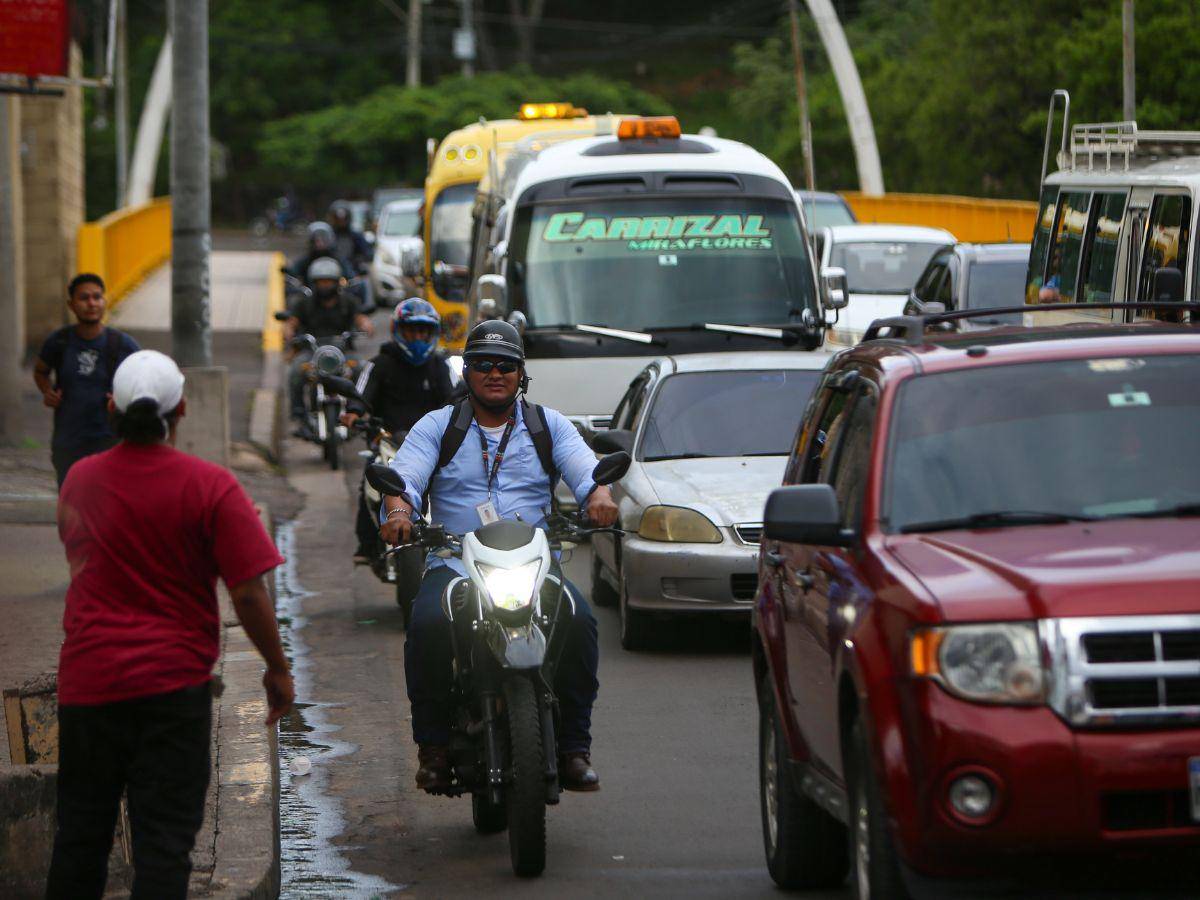 Adelantamiento por la derecha, causa principal de los accidentes de moto en Honduras
