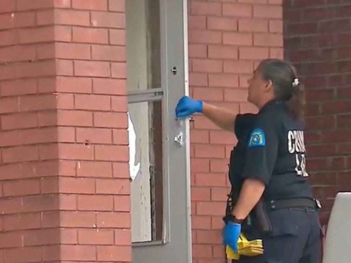 Mujer embarazada es asesinada dentro de su hogar; sus hijas lo presenciaron todo