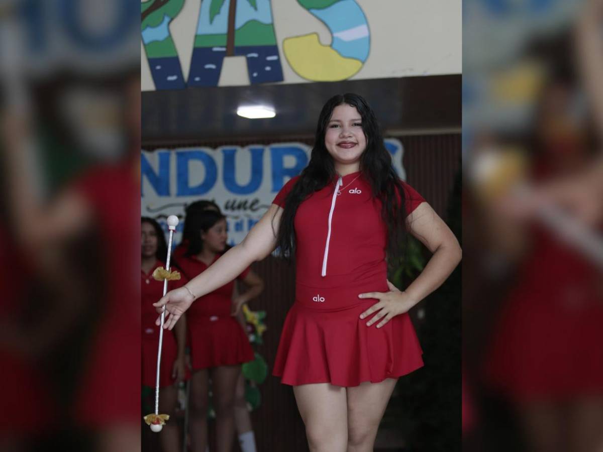 Palillonas del Instituto Monterrey se preparan para abrir con color y elegancia los desfiles patrios