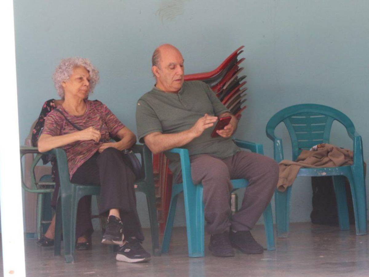 ¡Sin maletas electorales! Retraso en entrega de material mantiene en vilo a la población