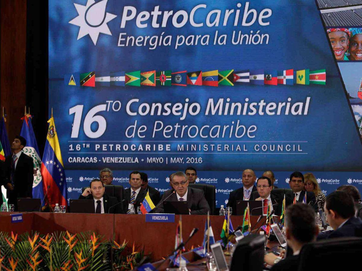 Más de $59 millones debe Honduras a Venezuela por préstamos y servicios con Petrocaribe