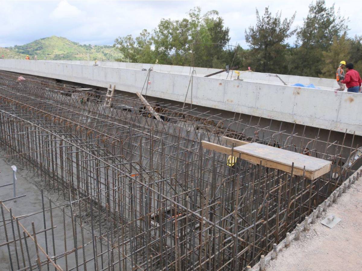 En fotos: así avanza las obra en puente elevado Papa Francisco en la capital