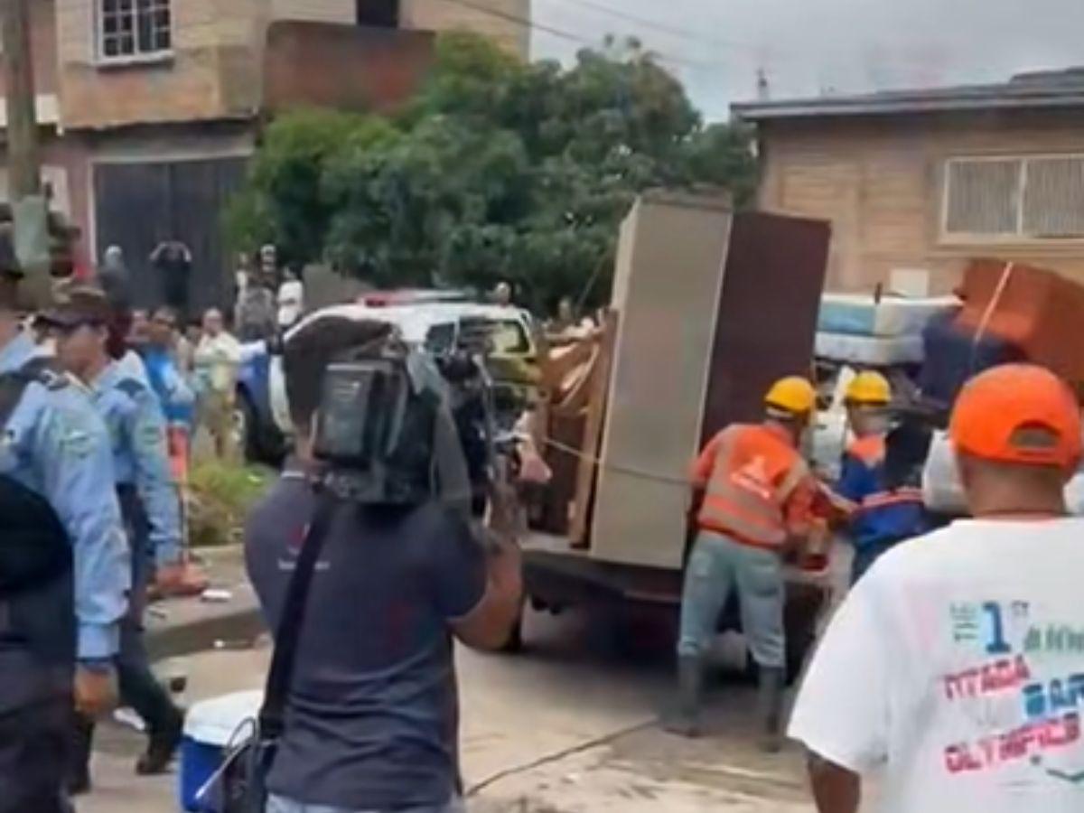 “Mi casa se está cayendo”: el momento en que las viviendas se derrumbaron en El Reparto