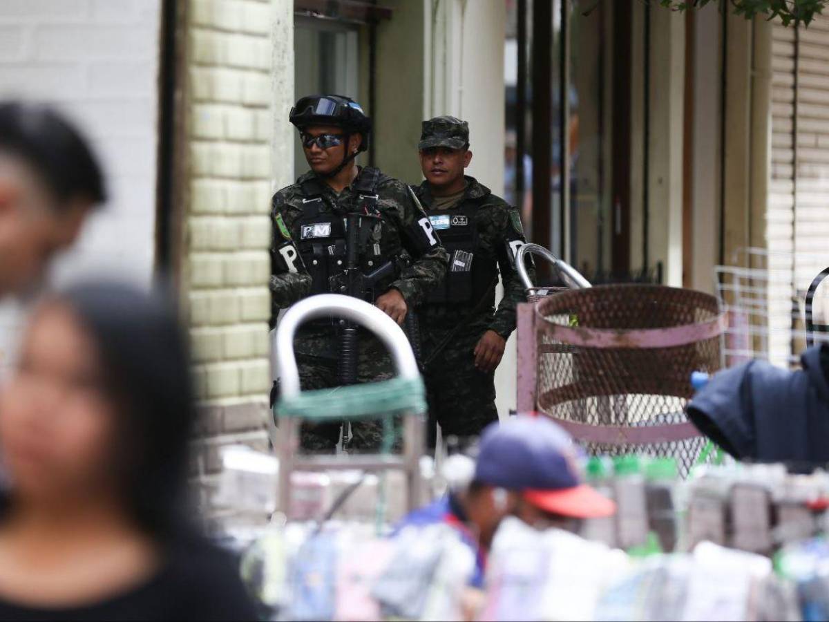 Repleto de militares: Así luce el centro de la capital previo a transición del CN